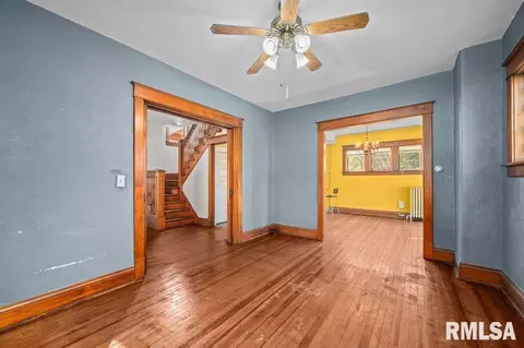 2105 15th St, Moline, IL 61265 photo 3