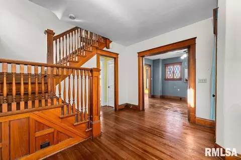 2105 15th St, Moline, IL 61265 photo 5
