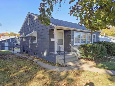 2640 Wilkes Ave, Davenport, IA 52804