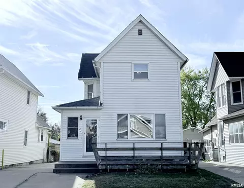 837 14th Ave S, Clinton, IA 52732