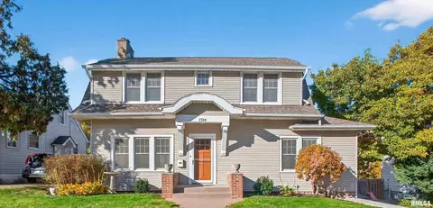 1734 Ridgewood Ave, Davenport, IA 52803