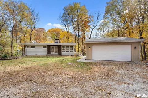 2575 33rd St, Moline, IL 61265 photo 2