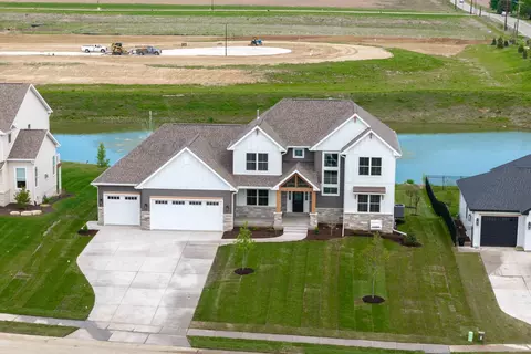 6928 Wilderness Pointe Pointe, Bettendorf, IA 52722