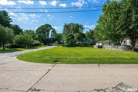 4216 13th Ave, Moline, IL 61265