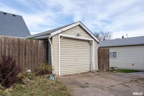 1630 27th Ave, Moline, IL 61265 photo 29