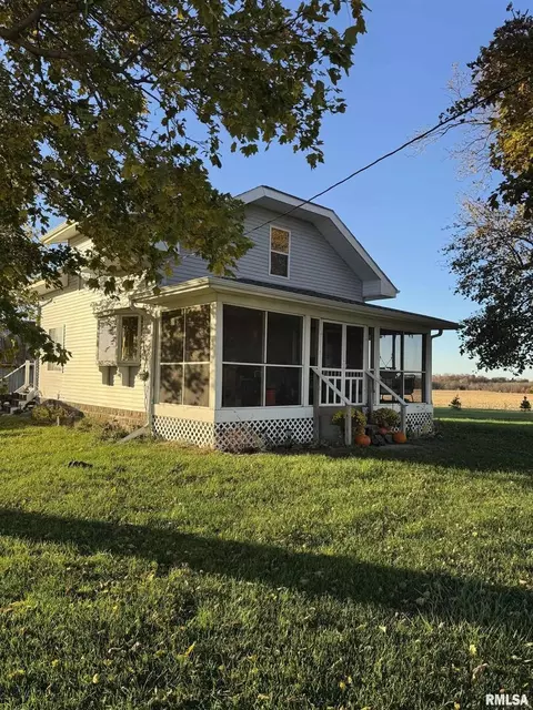 16379 N Sand Rd, Fulton, IL 61252