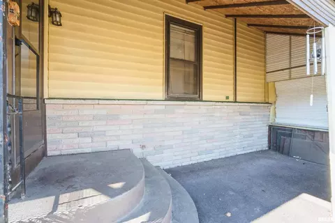 305 8th St, Silvis, IL 61282 photo 19