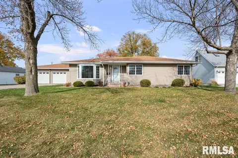 815 Oaklawn Ave, East Moline, IL 61244