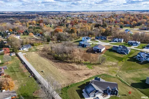 27119 181st Ave, Long Grove, IA 52756