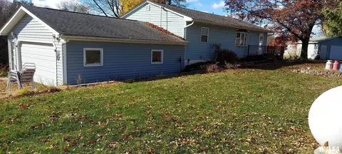862 270th St, Viola, IL 61486
