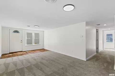 Entry Way - 1501 43rd St, Moline, IL 61265 photo 1 of 1