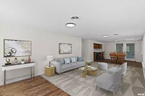 Living - 1501 43rd St, Moline, IL 61265 photo 1 of 2