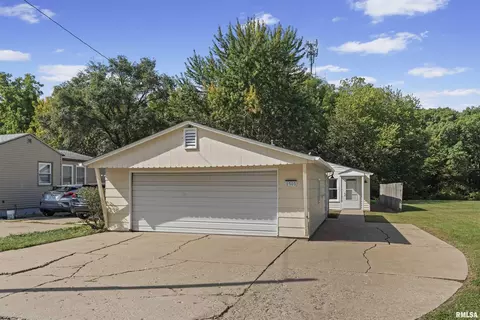 Other - 1501 43rd St, Moline, IL 61265 photo 2 of 5