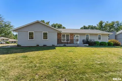 1415 W 59th St, Davenport, IA 52806