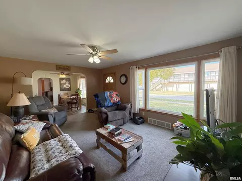 640 32nd Ave, Moline, IL 61265 photo 9
