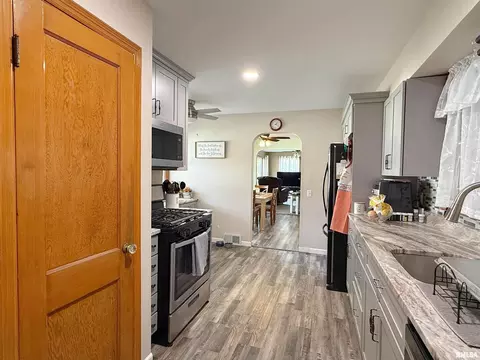 640 32nd Ave, Moline, IL 61265 photo 16