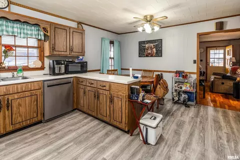 2010 1st St, Eldorado, IL 62930 photo 10