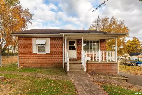 2010 1st St, Eldorado, IL 62930