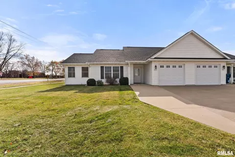 3705 W 46th St, Davenport, IA 52804