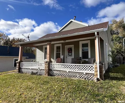 110 Van Horn St, Muscatine, IA 52761