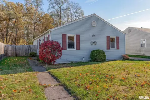 1310 39th St, Moline, IL 61265