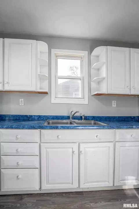 Kitchen - 1310 39th St, Moline, IL 61265 photo 1 of 3