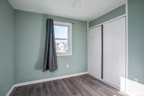 Bedroom - 1310 39th St, Moline, IL 61265 photo 5 of 6