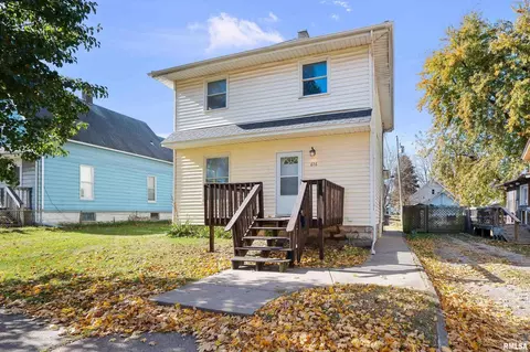 616 41st St, Rock Island, IL 61201