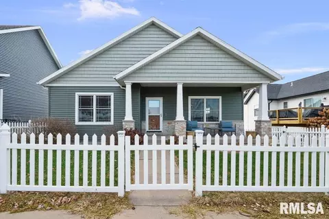 6124 Mississippi Ave, Davenport, IA 52807
