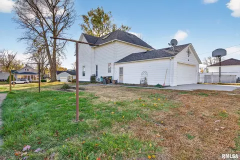 Exterior - 919 9th Ave, Fulton, IL 61252 photo 7 of 13
