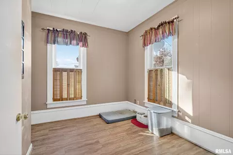 Bedroom - 919 9th Ave, Fulton, IL 61252 photo 1 of 7