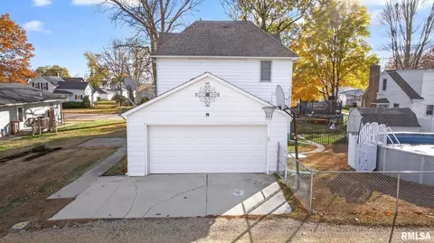 Exterior - 919 9th Ave, Fulton, IL 61252 photo 2 of 13