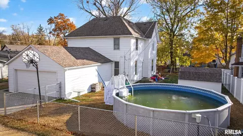 Exterior - 919 9th Ave, Fulton, IL 61252 photo 1 of 13