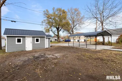 Exterior - 321 2nd Ave E, Milan, IL 61264 photo 3 of 7