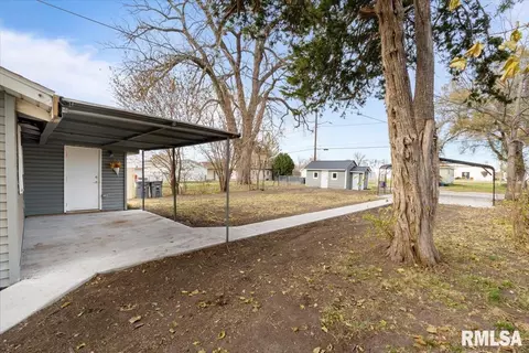 Exterior - 321 2nd Ave E, Milan, IL 61264 photo 1 of 7