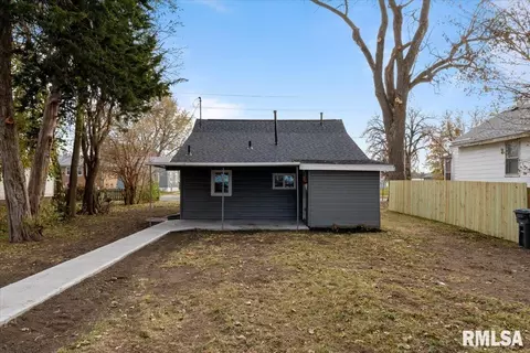 Exterior - 321 2nd Ave E, Milan, IL 61264 photo 2 of 7