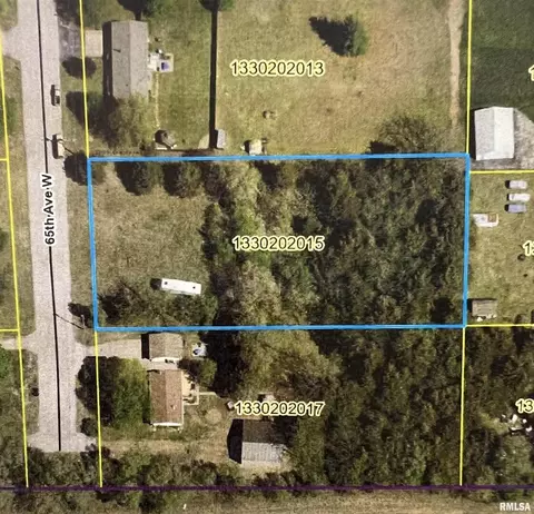 W 65th Avenue, Muscatine, IA 52761