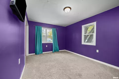 Bedroom - 158 5th St, Silvis, IL 61282 photo 3 of 4
