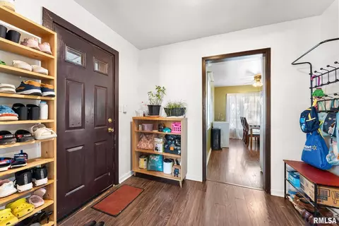 1025 38th St, Moline, IL 61265 photo 10
