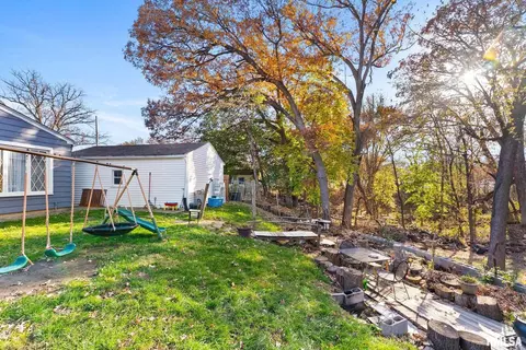 1025 38th St, Moline, IL 61265 photo 17