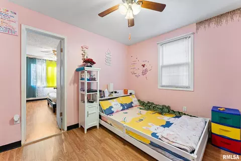 1025 38th St, Moline, IL 61265 photo 12