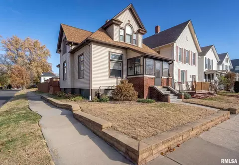 1034 W 14th St, Davenport, IA 52804