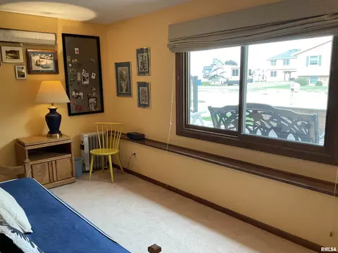 809 W Spring St, Eldridge, IA 52748 photo 32