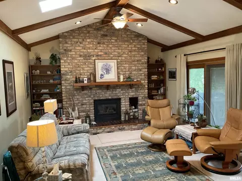 809 W Spring St, Eldridge, IA 52748 photo 16
