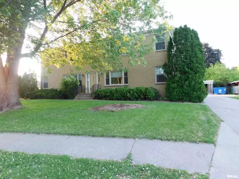 411 34th Ave, East Moline, IL 61244