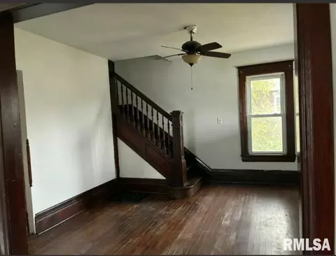 Entry Way - 732 S Main St, Kewanee, IL 61443 photo 2 of 2