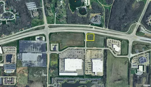 6561 42nd Avenue Dr, Moline, IL 61265