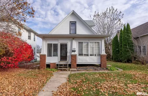 1322 15th St #A, Moline, IL 61265