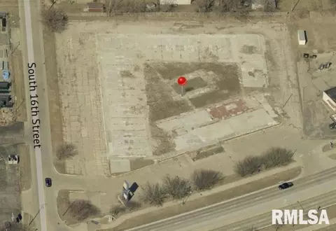 1522 Lincolnway, Clinton, IA 52732