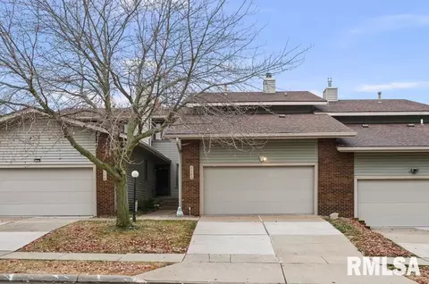 1120 Terrace Park Dr, Bettendorf, IA 52722